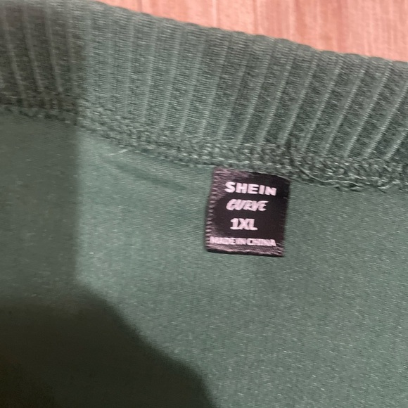 SHEIN Green Rib Mini Skirt. - Picture 3 of 4
